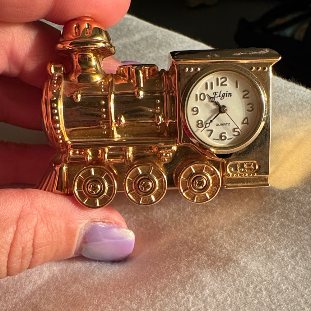 Elgin vintage Gold Train Clock Home Accent